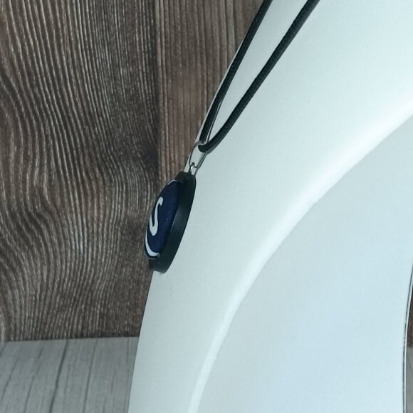 "Had" UNESCO Heritage "Modrotlač" Blueprint Wood Necklace - Artisan Crafted - Picture 3 of 6